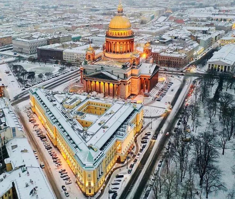 St. Petersburg’da Kış Masalı: Zerafetin En Sessiz Hali