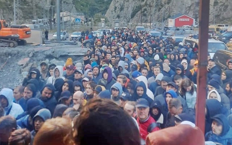 Son 1 haftada Gürcistan-Rusya sınırından 115 bin kişi geçti