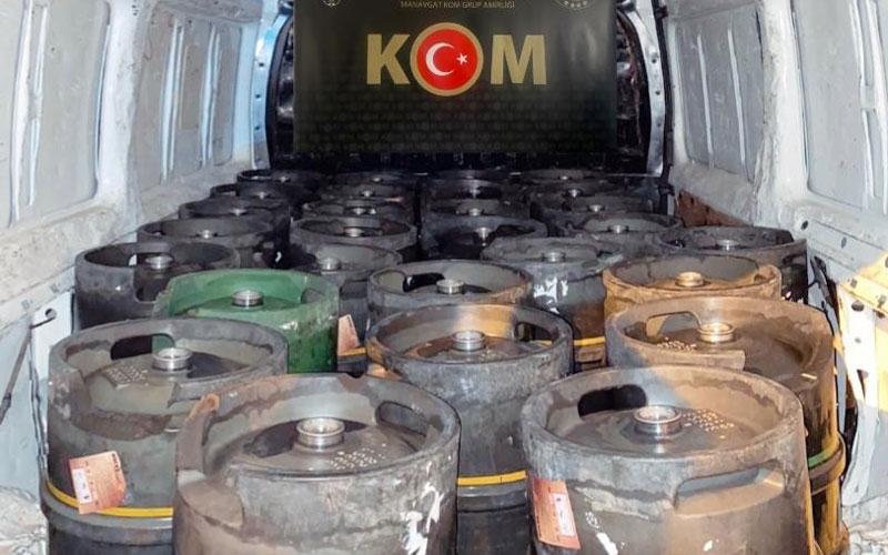 Antalya’da bin 500 litre bandrolsüz alkol ele geçirildi