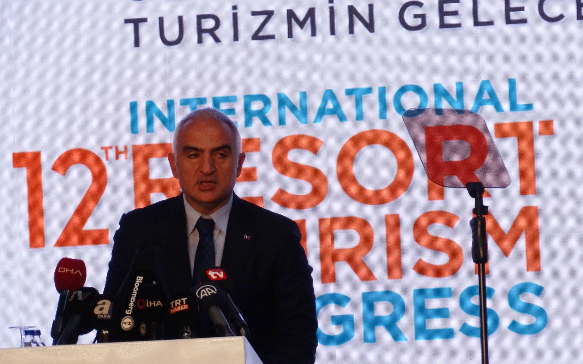  Bakan Ersoy: ''Türkiye dünya turizm süper liginde''