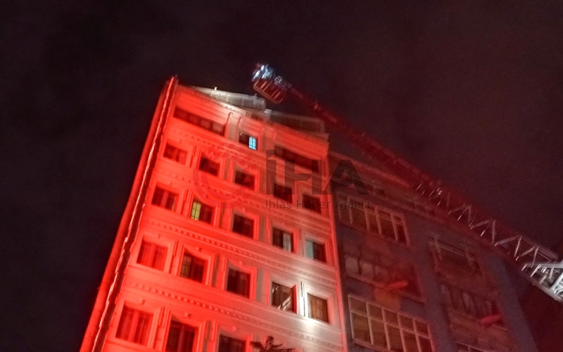 Şişli'de otelde yangın çıktı, 1 kişi dumandan etkilendi