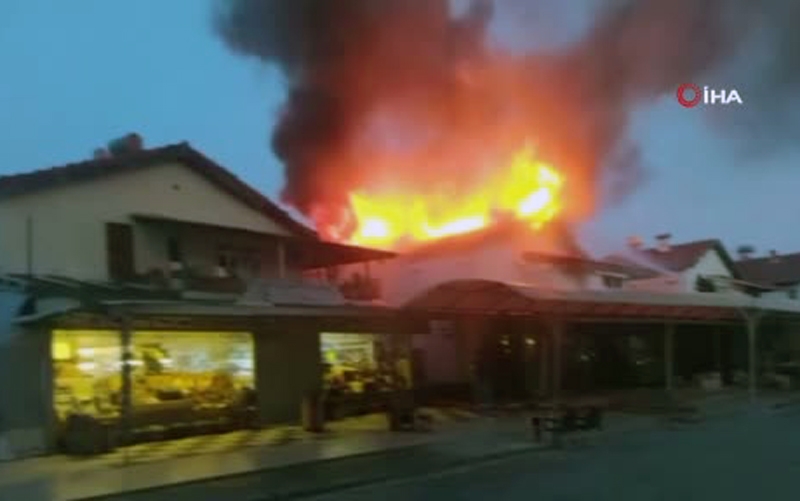 Turizm bölgesinde korkutan işyeri yangını