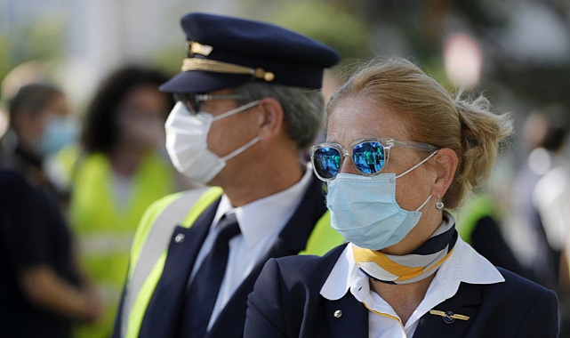 Almanya'da uçakta maske zorunluluğu kalktı 