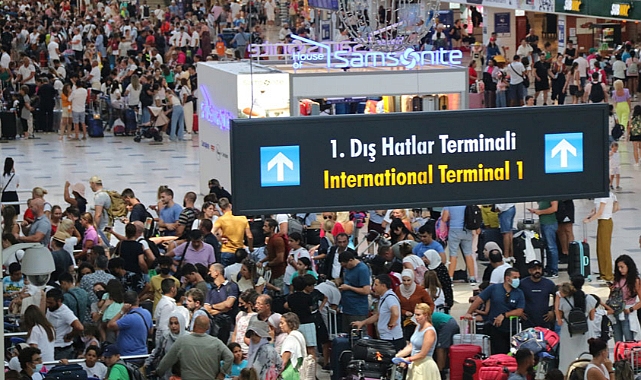Antalya 3 ayda turist sayısını 4’e katladı 