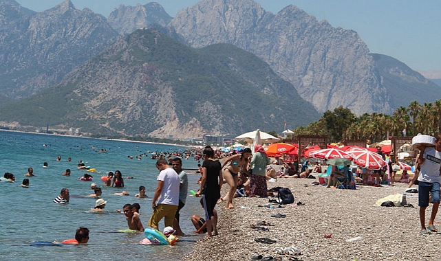 Antalya'da 2022'nin İlk Sekiz Ayında 2021 Yılı Turizm Verileri Yakalandı