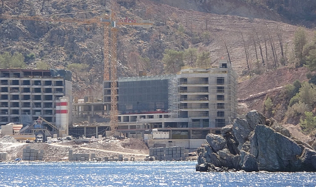Mühürlenen otel inşaatı devam ediyor