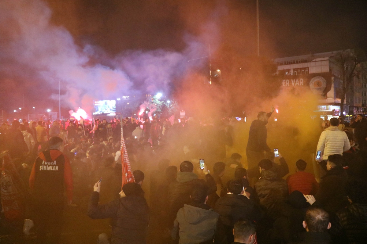 11 yıl sonra Süper Lig'e çıkan Samsunspor'dan muhteşem kutlama