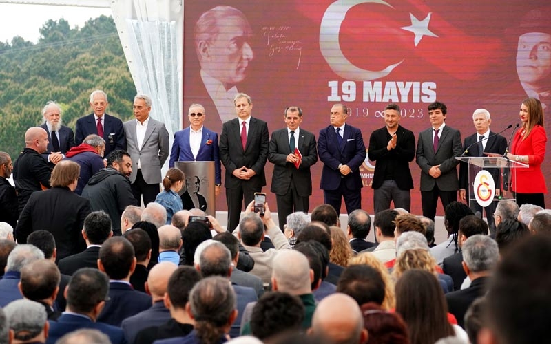 Galatasaray’ın yeni evi Kemerburgaz Metin Oktay Tesisleri’nin temeli atıldı