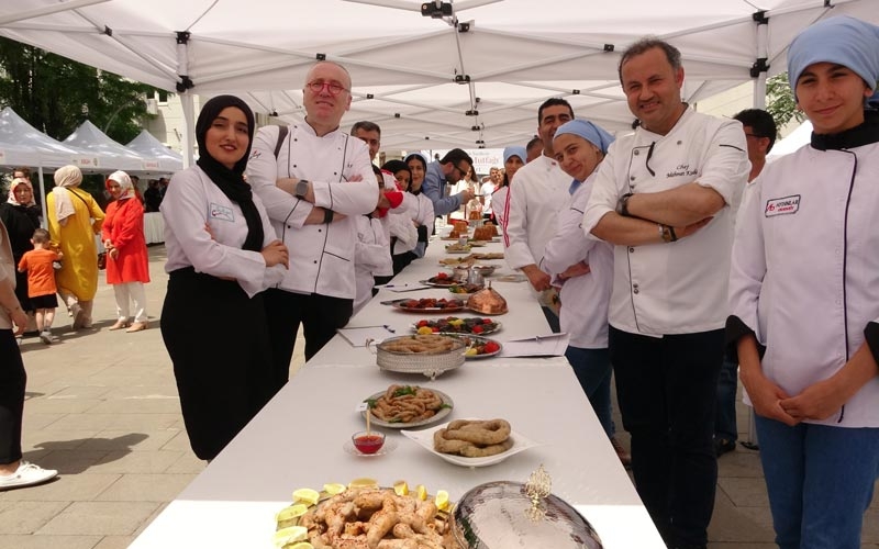 Gastronomi festivalinde Türk mutfağı ve yöresel yemekler sergilendi