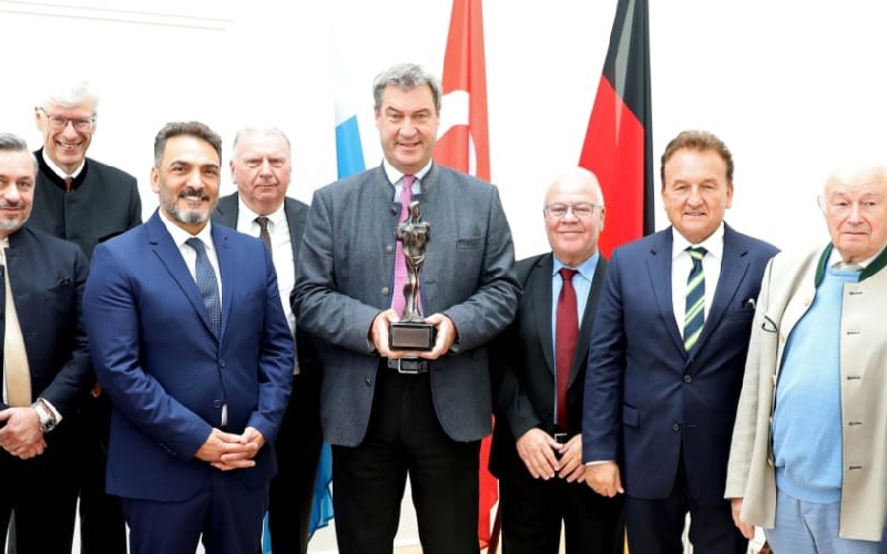 Bavyera Başbakanı Söder’e Kybele onur ödülü verildi