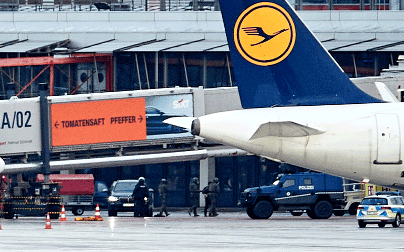 Almanya'daki havalimanındaki rehine krizi 18 saat sonra sona erdi