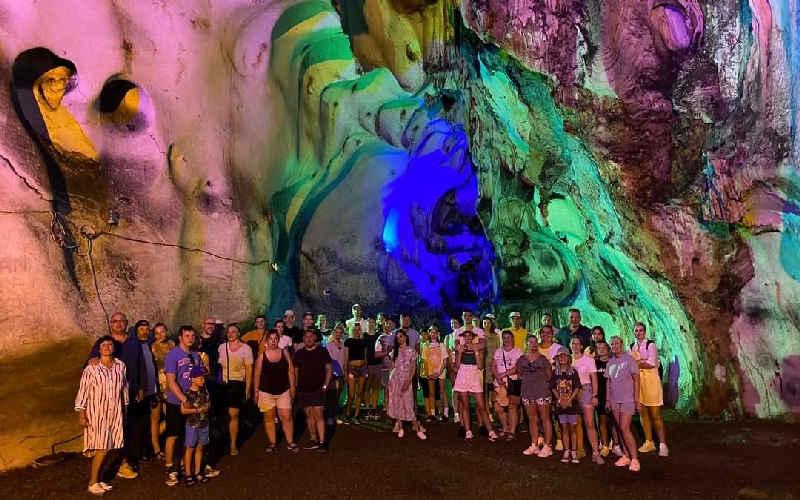 5 milyon yıllık Yalan Dünya Mağarası ziyaretçi akınına uğruyor