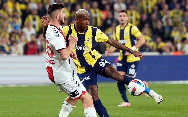 Kadıköy'de ağır darbe! Fenerbahçe'den şampiyonluk yolunda kritik puan kaybı