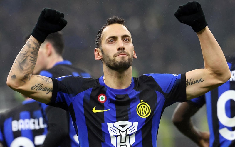 Hakan Çalhanoğlu: 