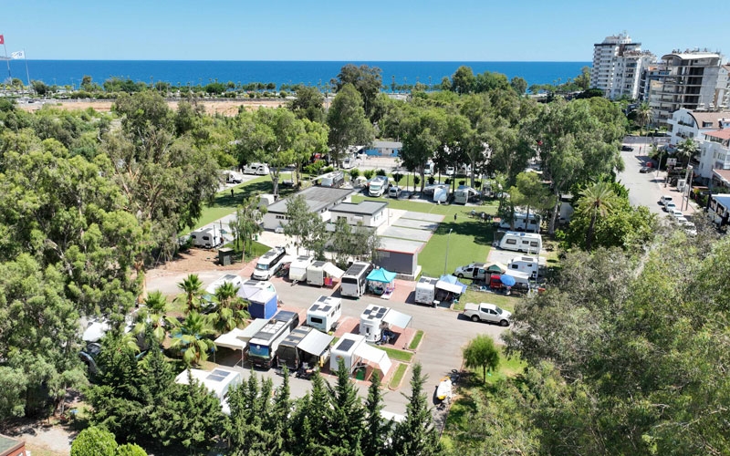 Antalya'nın 5 yıldızlı otel konforunda karavan kampı 