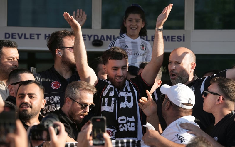 Orkun Kökçü, İstanbul'a geldi