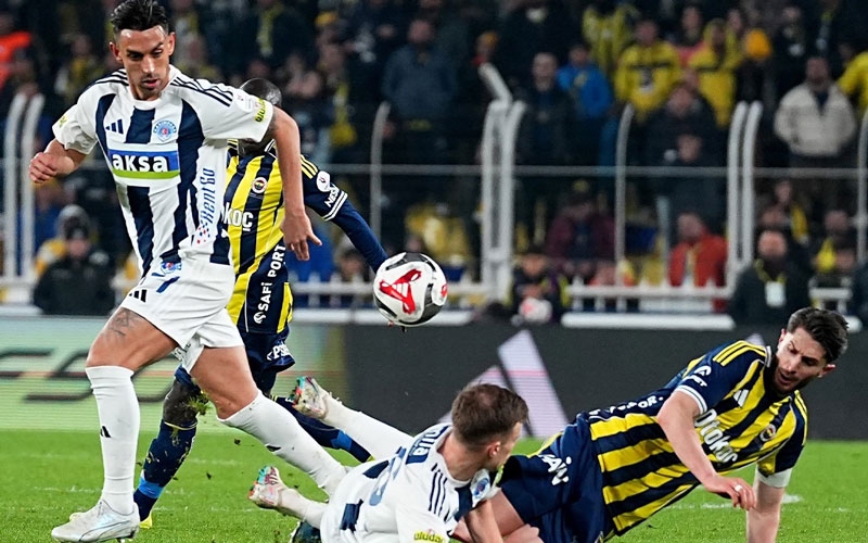 Fenerbahçe fırsat tepti! 10 kişilik Kasımpaşa 90+10'da puanı kaptı