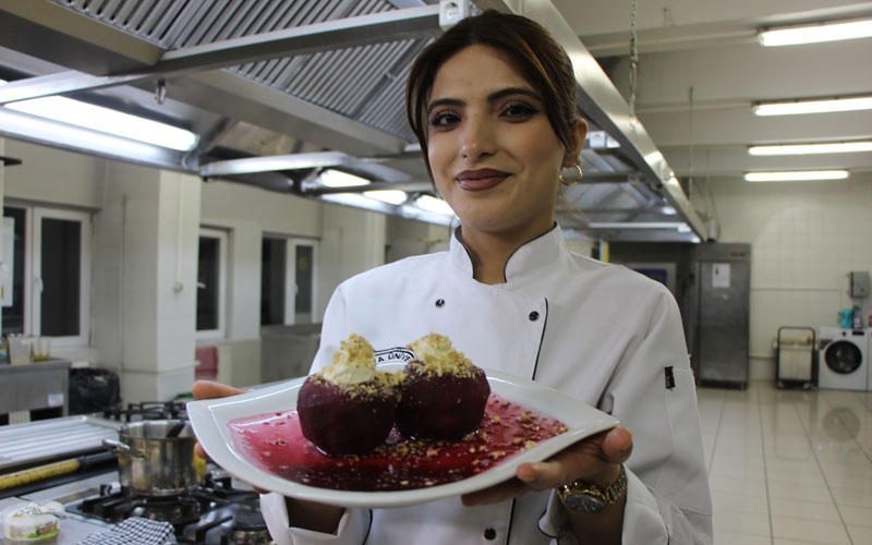 2 bin yıldır yetiştirilen meyveden yapılan tatlı