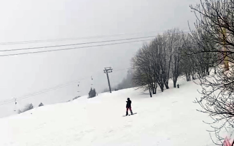 Uludağ’da Mart sonunda kar yağdı