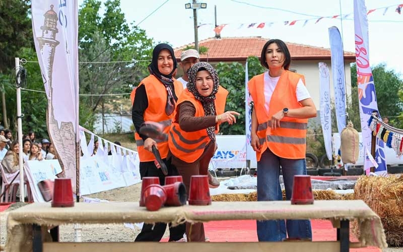 5 yıldızlı tatili duyan köylüler kıyasıya yarıştı