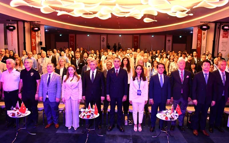 GELECEĞE YÖN VEREN STRATEJİLER ANSİAD YAPAY ZEKÂ ZİRVESİ’NDE MASAYA YATIRILDI