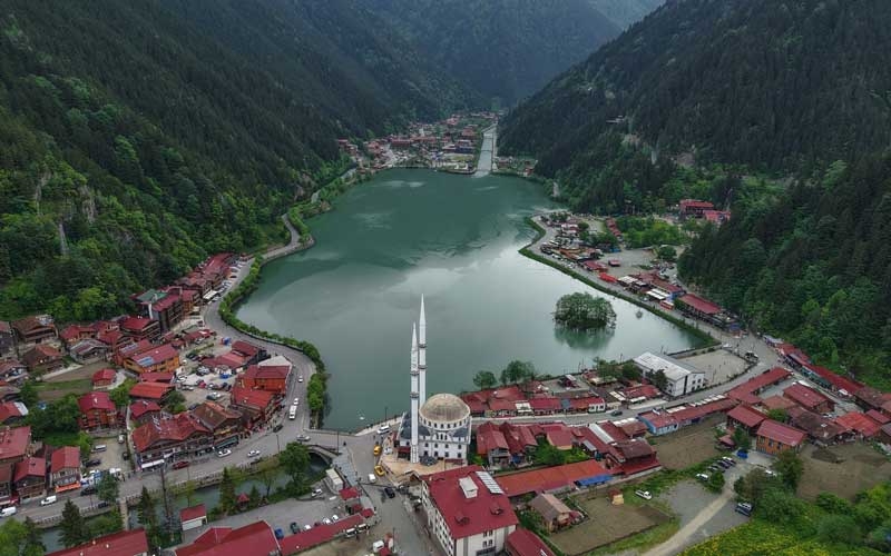 Uzungöl'de sezon hareketlendi, oteller dolmaya başladı