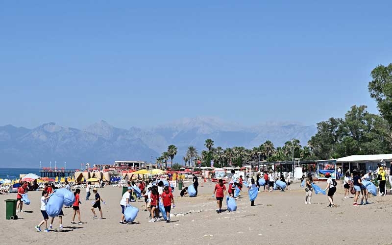 Lara Plajı'nda kıyı kirliliğine bilimsel takip