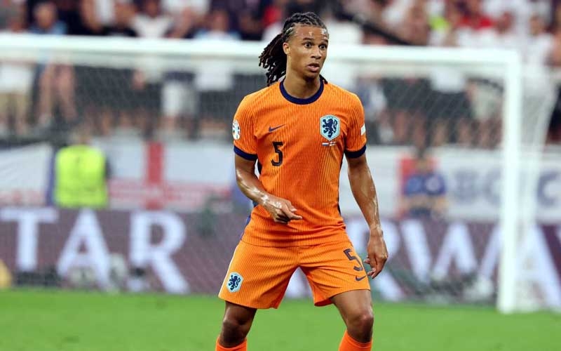 Fenerbahçe, Hollandalı oyuncu Nathan Ake'yi transfer etti