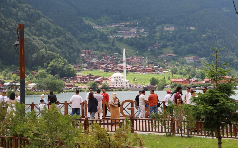  Uzungöl'de turizm sezonu hareketlendi, otellerde doluluk arttı