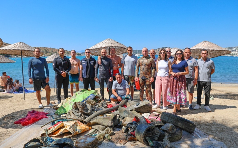 Gümbet’te deniz dibinden 310 kilogram atık çıktı