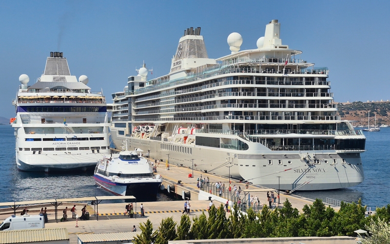 Bodrum'a iki gemi ile 1144 turist geldi