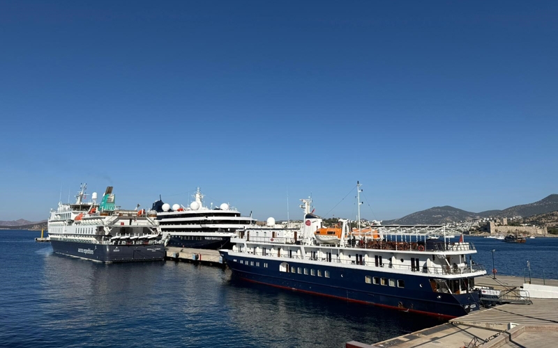 Bodrum'a 3 gemi birden geldi