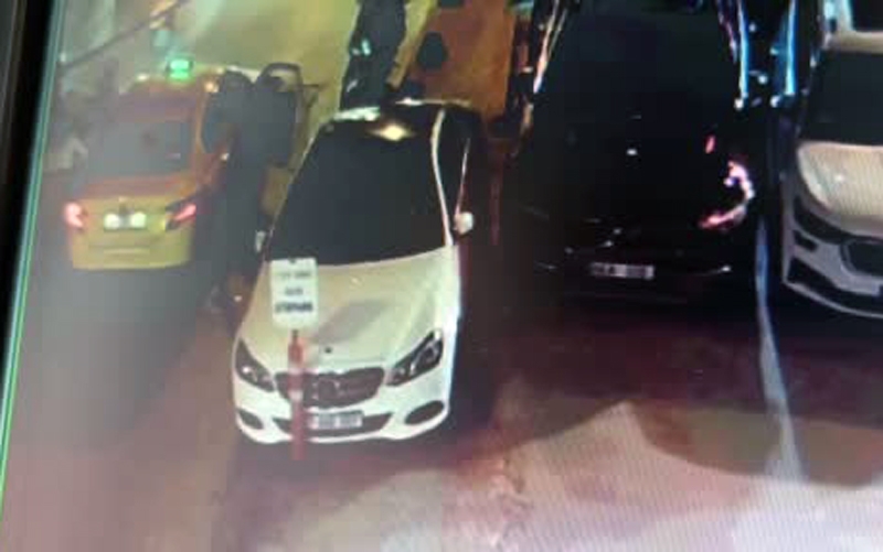 Karaköy’de turiste gasp ve bıçaklı saldırı iddiası: Olay anının görüntüleri ortaya çıktı