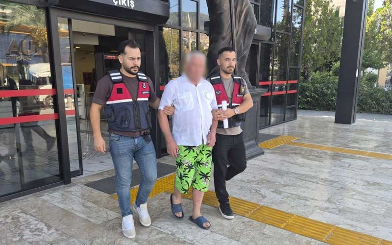 Alanya’da kadın personele taciz iddiasıyla Rus turist tutuklandı