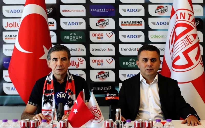 Antalyaspor, Osman Özköylü ile sezon sonuna kadar sözleşme imzaladı