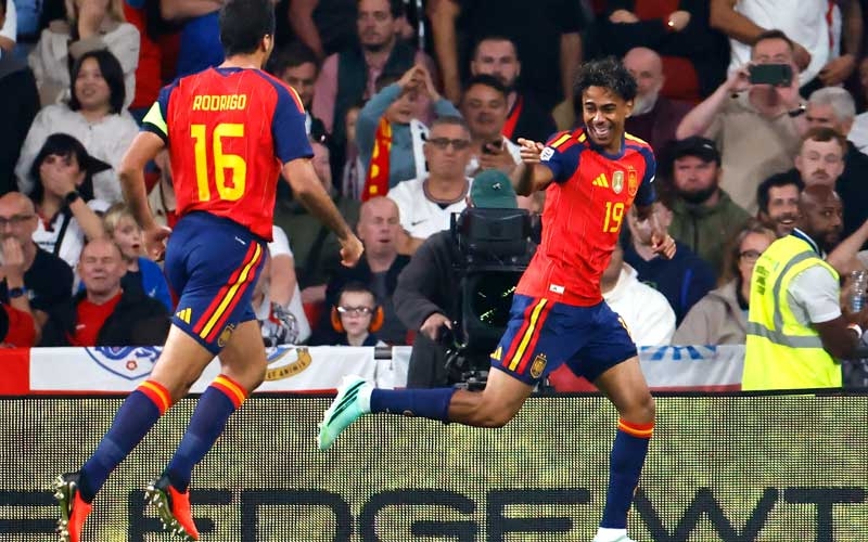 İspanya'dan İngiltere karşısında geri dönüş: 3-2