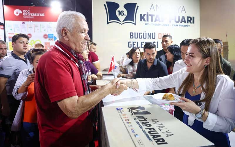 16. Antalya Kitap Fuarı'nı 1 Milyon 173 Bin 627 Kişi Ziyaret Etti