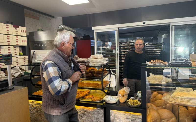 Fırıncıların 'fiyat savaşı' vatandaşa yaradı: Ekmeği 10 TL'ye düşürdü