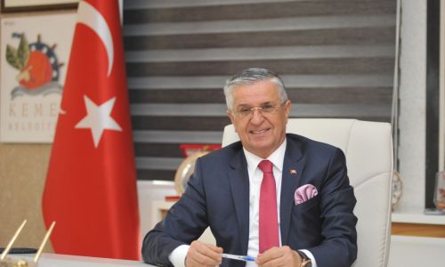 Topaloğlu: ''Antalya'ya gelen 3 milyon 500 bin Rus turistin tam 1 milyon 67 bini tatilini Kemer’de geçirdi''