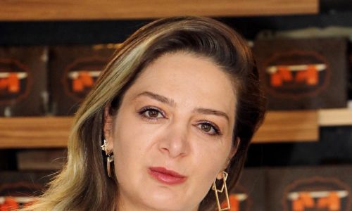 Ela Tanhaş: 