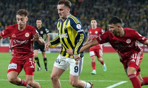 Fenerbahçe Antalyaspor karşısında  kritik 3 puan aldı