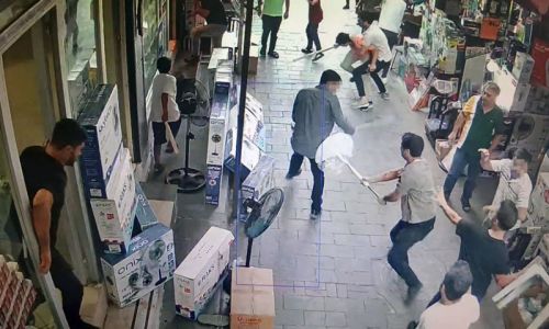 Otel sahipleri ile haraç isteyenler arasında kavga çıktı. 7 kişi yaralandı