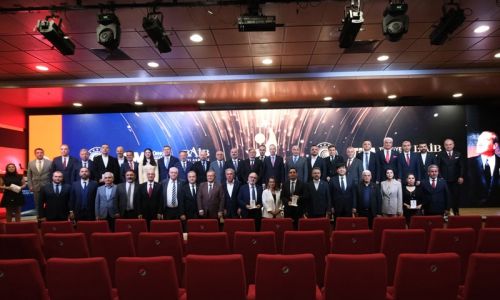 Batı Akdeniz İhracatının Yıldızları Ödüllerini Aldı