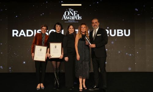Radisson Otel Grubu’na “Yılın En İtibarlı Zincir Otel” Ödülü