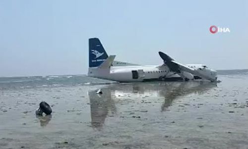 Yolcu uçağı denize acil iniş yaptı
