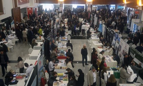 Turizm profesyonelleri öğrencilerle buluştu