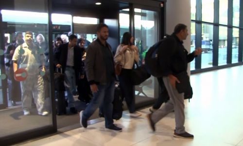 Katar'da mahsur kalan Türk vatandaşları Türkiye'ye döndü