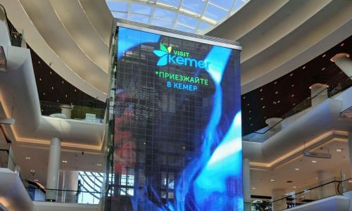 Moskova’da dev ekranlarda Kemer tanıtımı yapılıyor