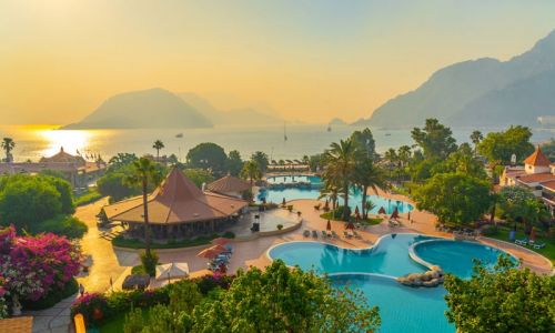 Martı Resort, “Marmaris’in En İyi Lüks Sahil Oteli” Seçildi