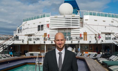 Hürmüz Boğazı'nı geçen ilk kruvaziyer gemi Celestyal oldu